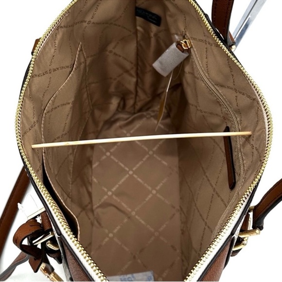 Michael Kors Large Charlotte Tote Bag & Trifold Wallet Vanilla/Brown (NWT) - Picture 9 of 14